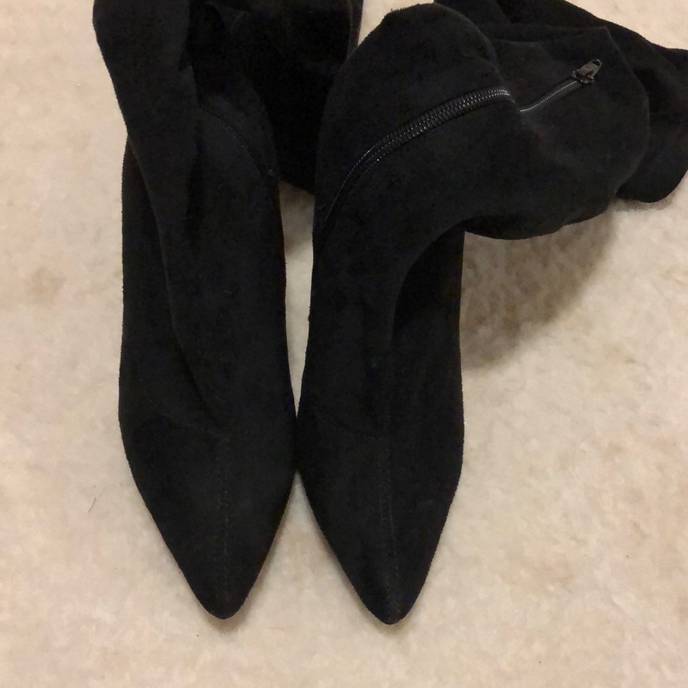 Thigh high suede boots - Picture 3 of 3